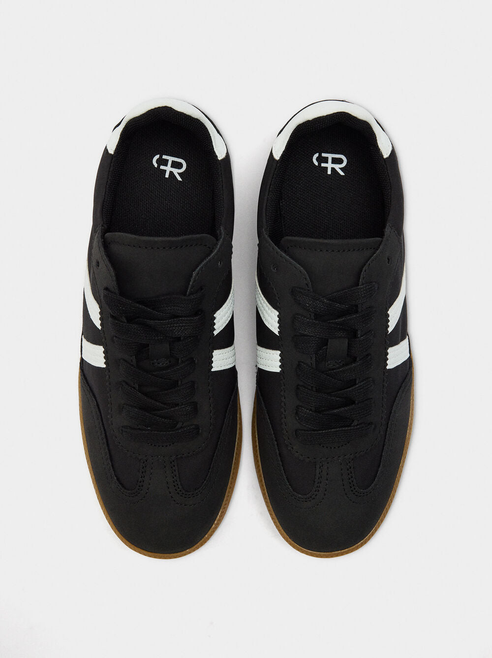 Sapatilhas contraste textura suave