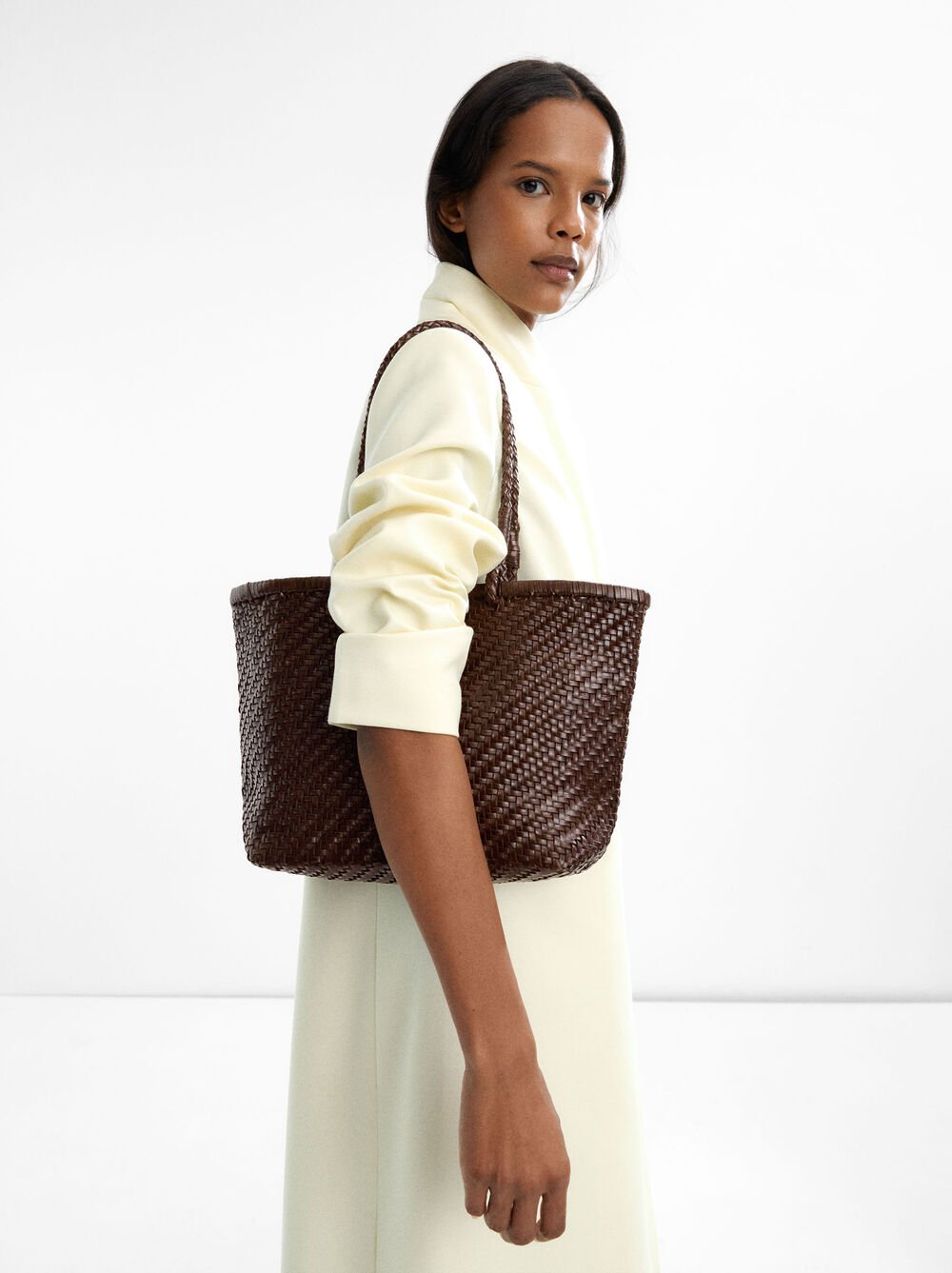 Mala shopper de pele entrançada