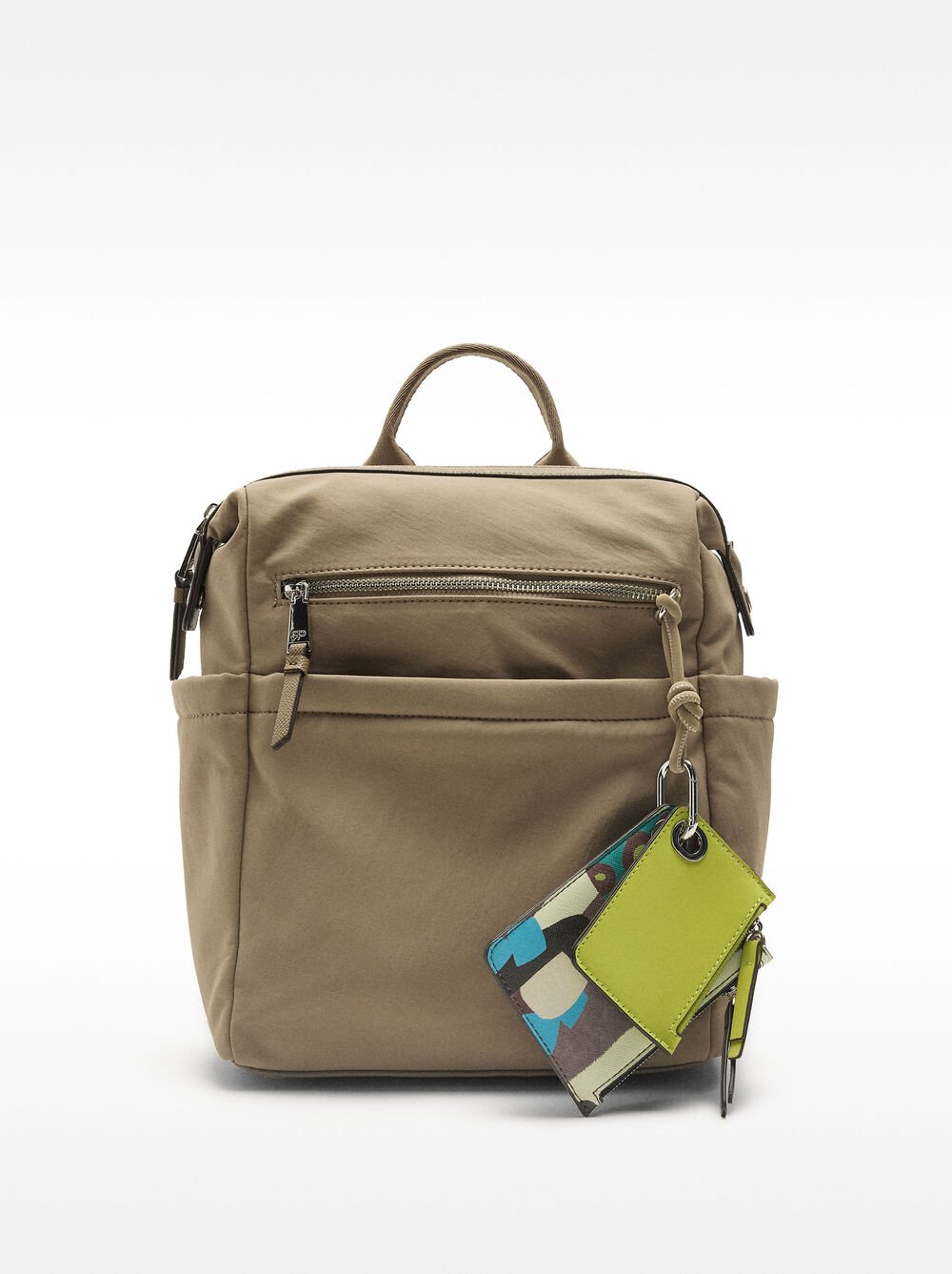 Mochila de nylon com penduro