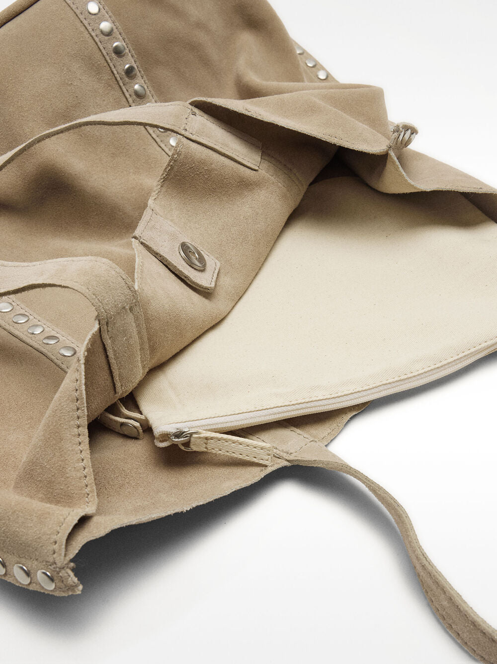 Mala shopper de pele com tachas