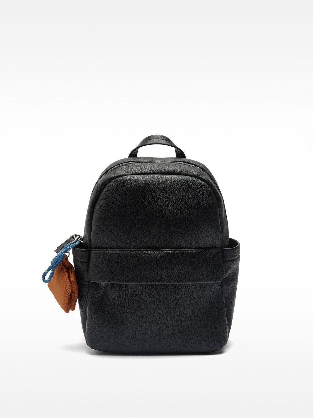 Mochila básica com penduro