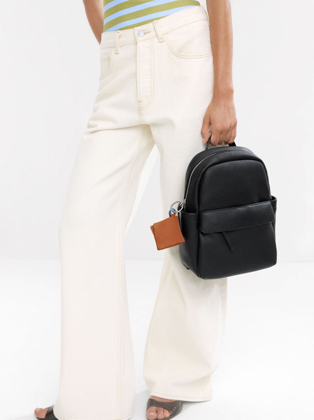 Mochila básica com penduro