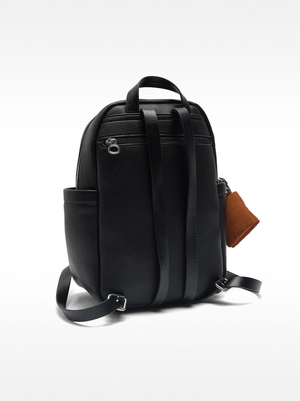 Mochila básica com penduro