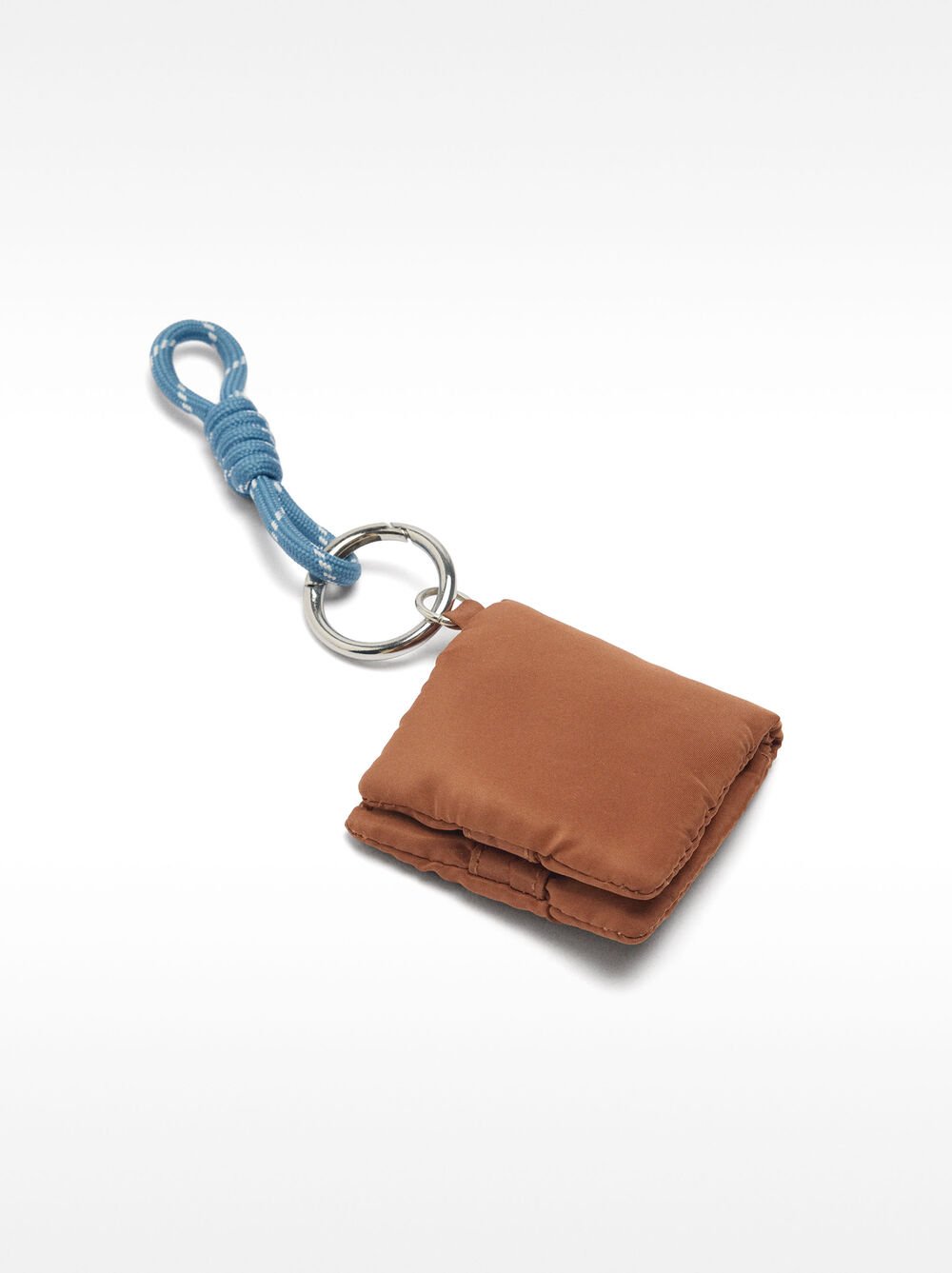 Mochila básica com penduro