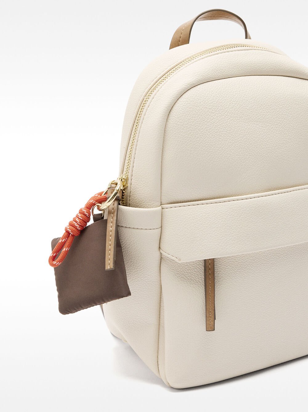 Mochila básica com penduro