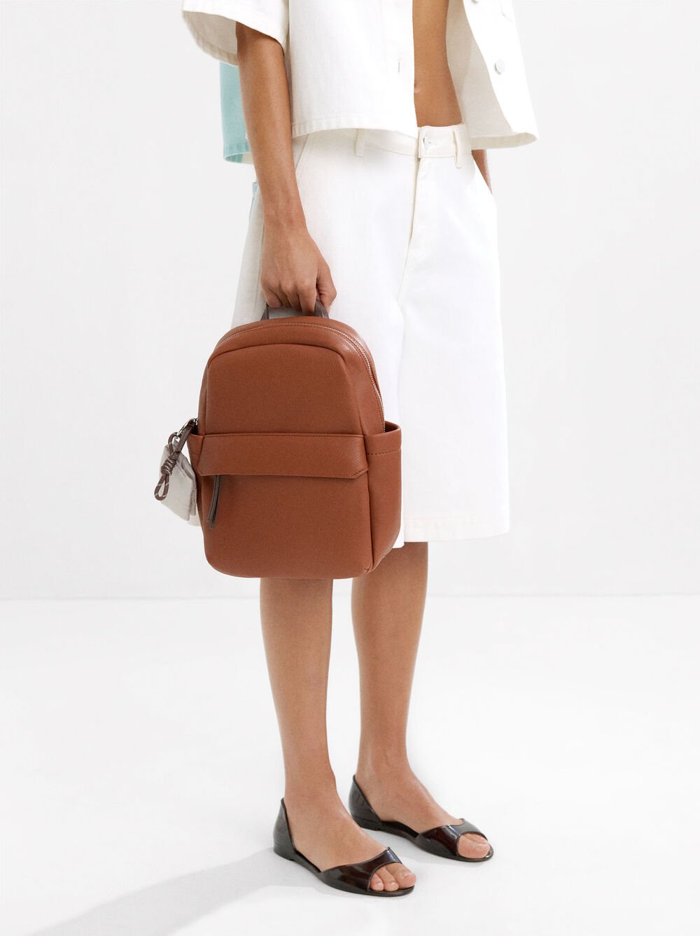 Mochila básica com penduro