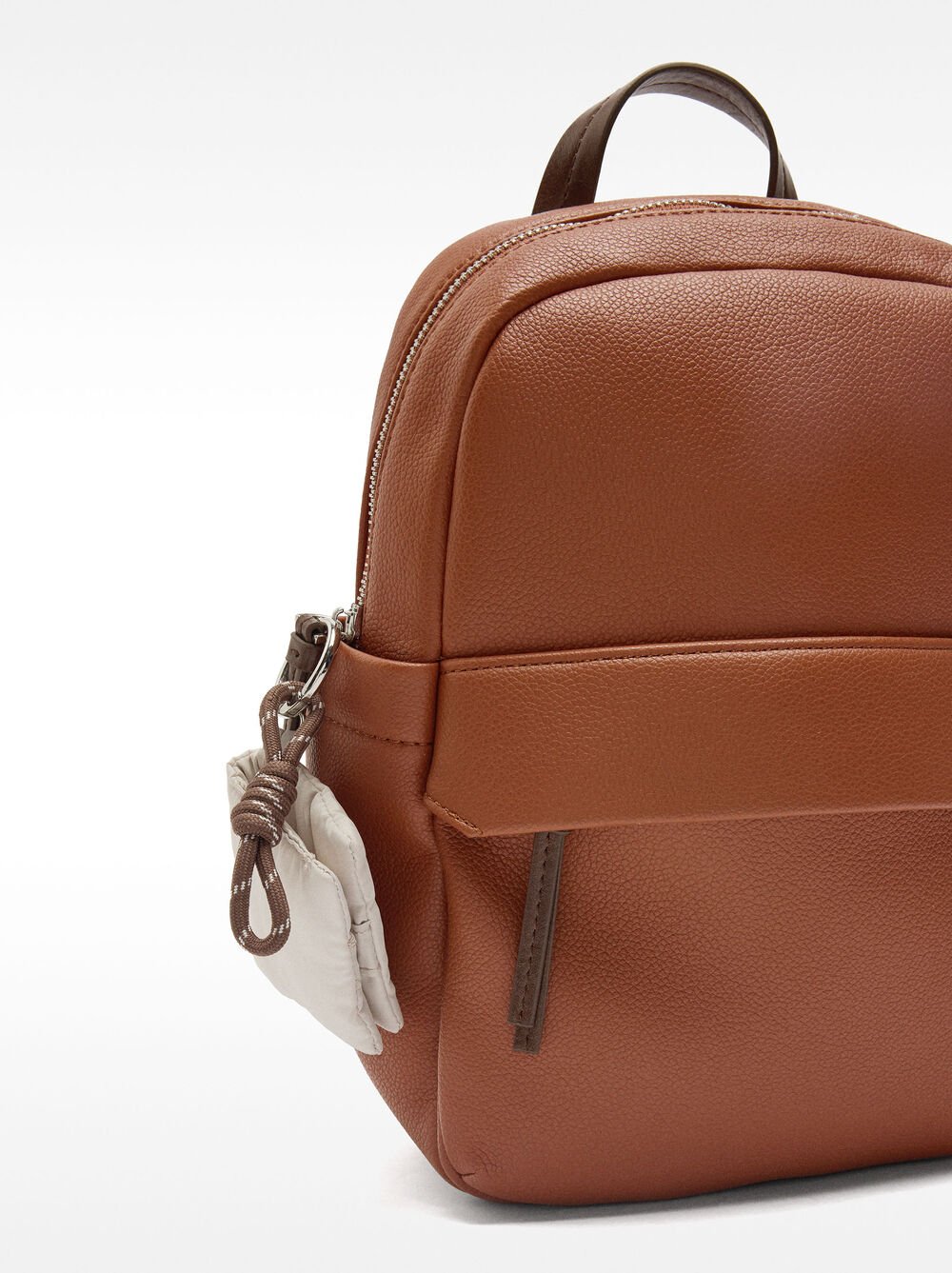 Mochila básica com penduro