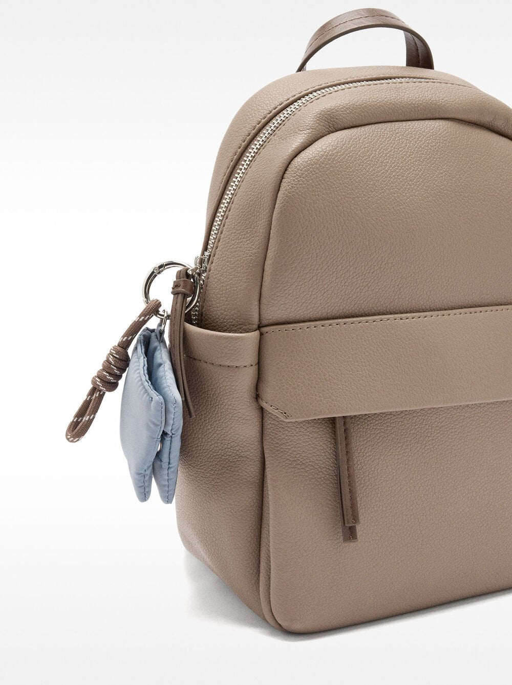 Mochila básica com penduro