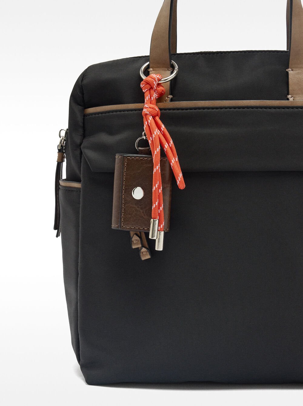 Mochila de nylon com penduro