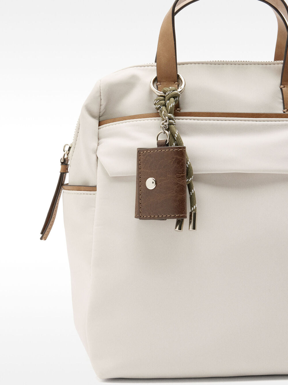 Mochila de nylon com penduro