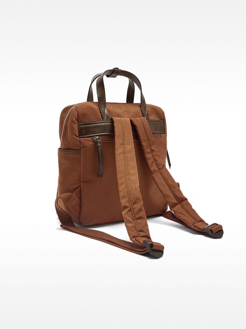 Mochila de nylon com penduro