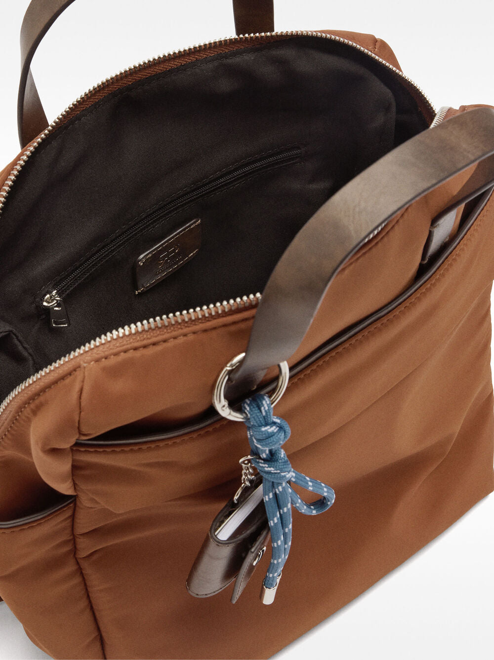 Mochila de nylon com penduro