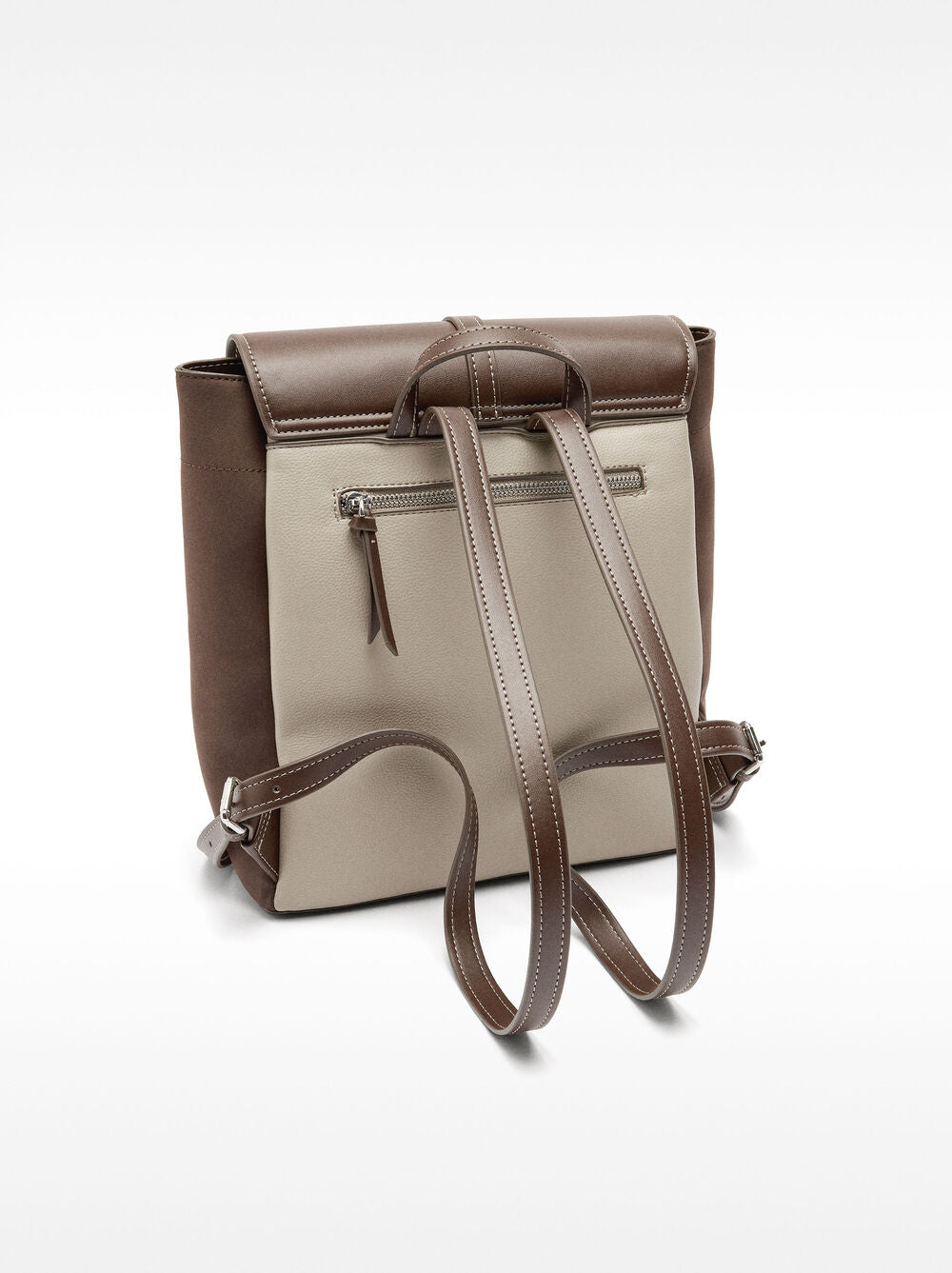 Mochila efeito pele com aba