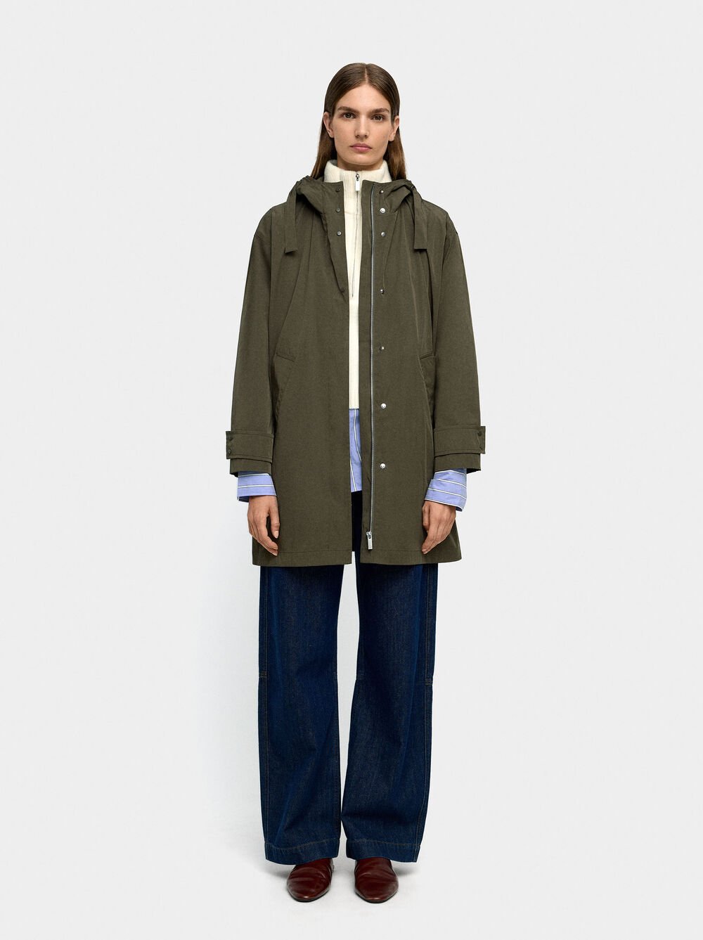 Parka leve com capuz