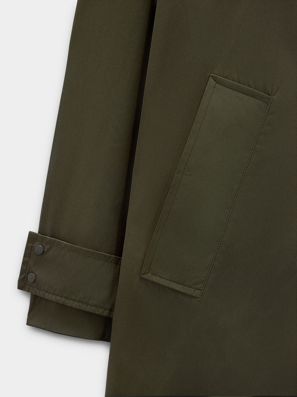 Parka leve com capuz