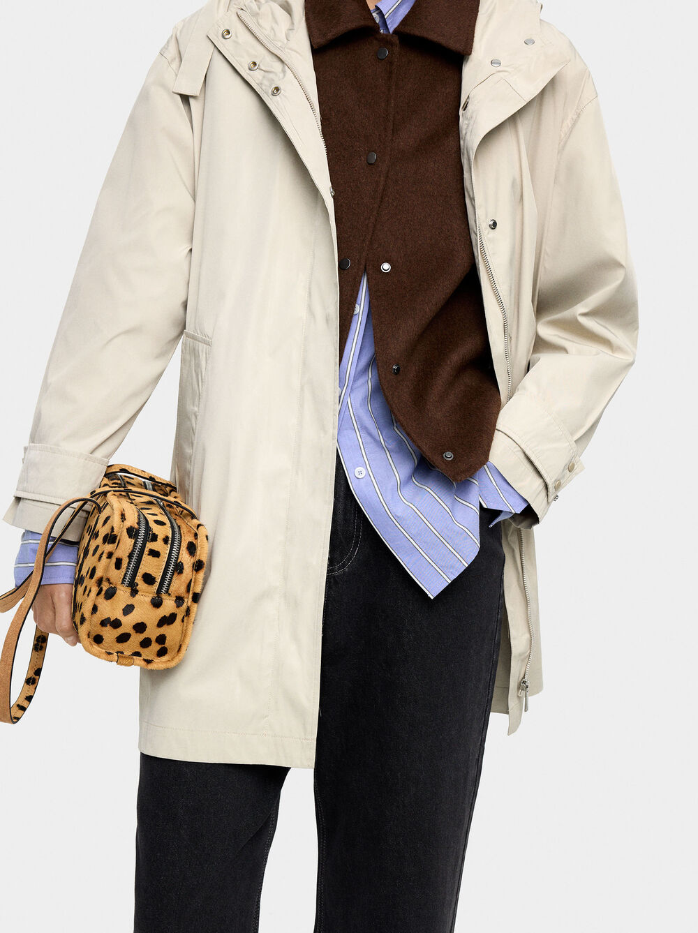 Parka leve com capuz