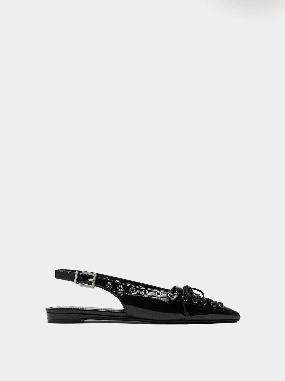 Sabrinas tipo mules com tachas