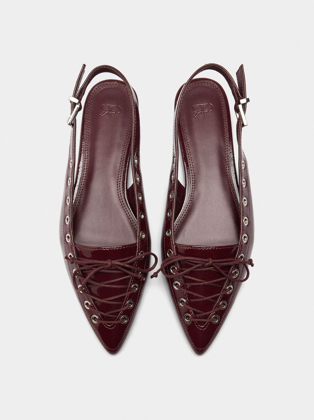 Sabrinas tipo mules com tachas