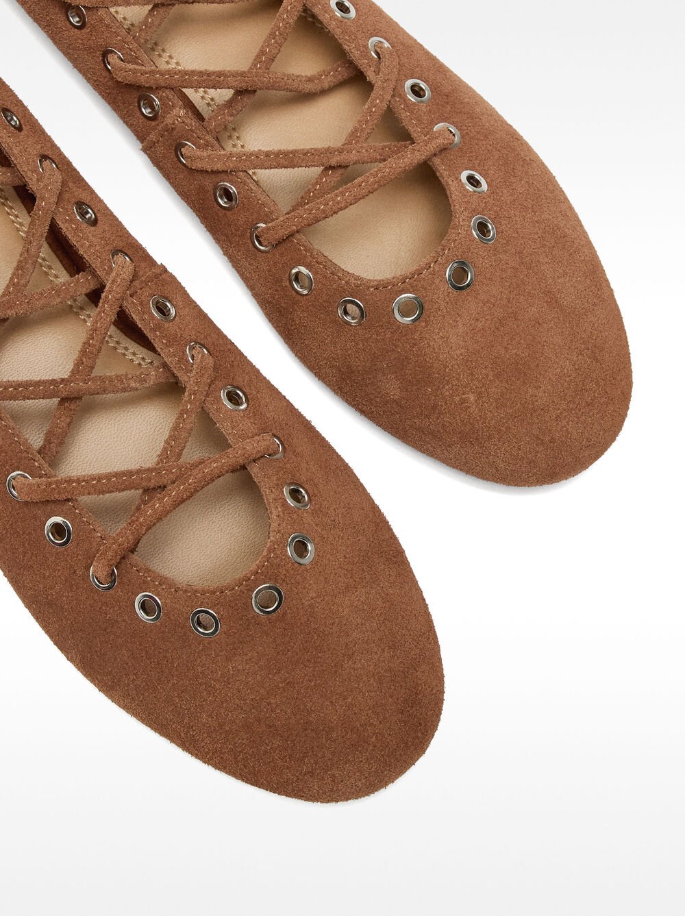 Sabrinas de pele com tiras cruzadas