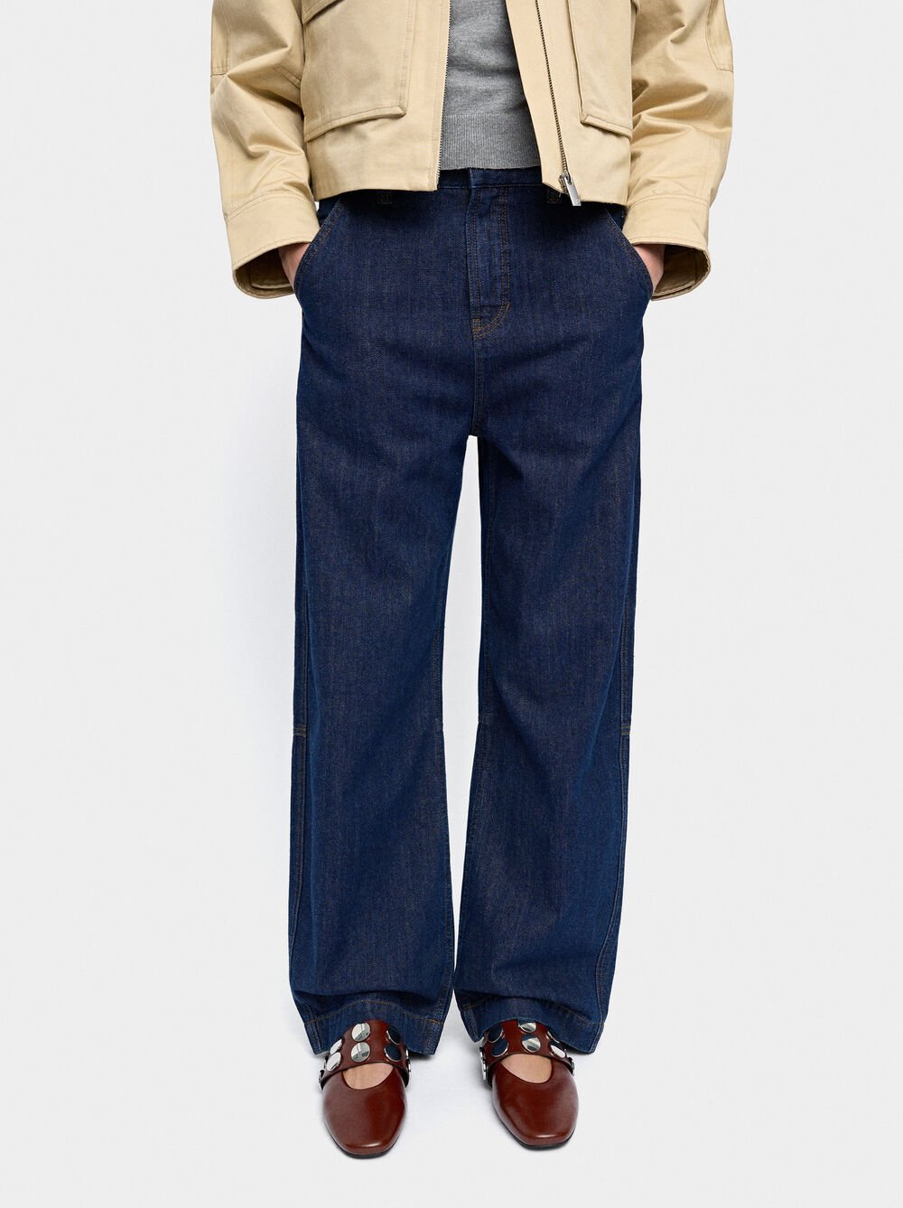 Sabrinas com tira e tachas