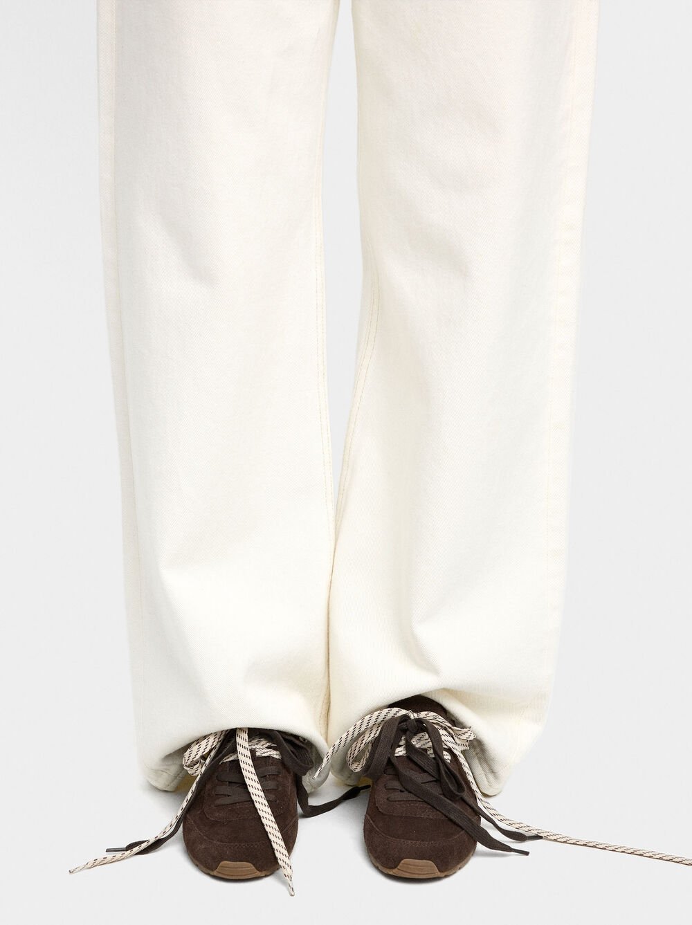 Sapatilhas de pele monocromática