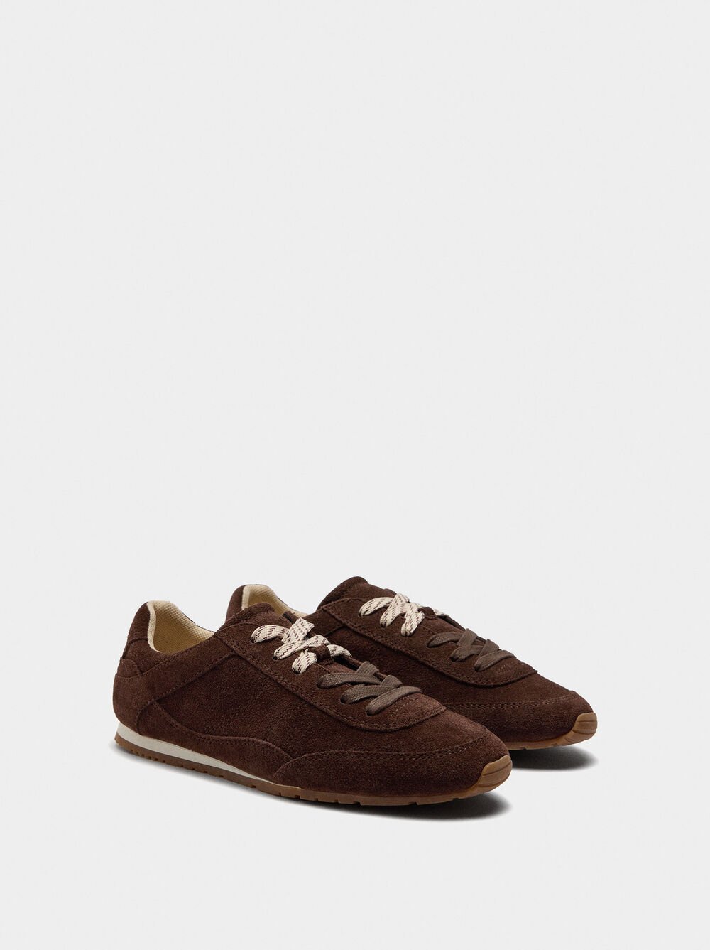 Sapatilhas de pele monocromática