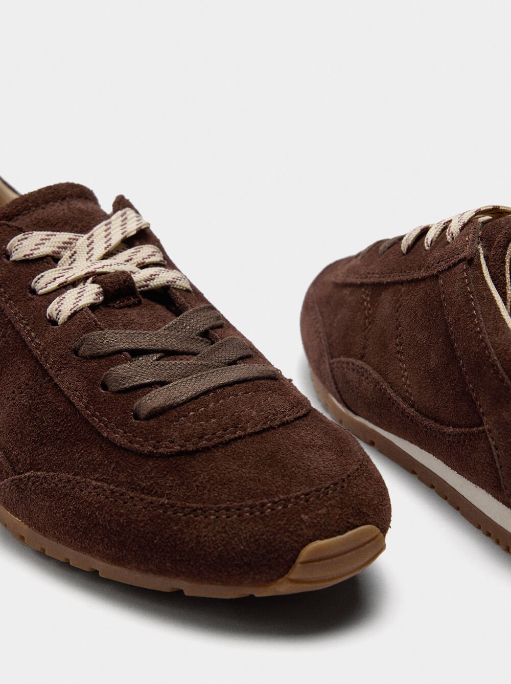 Sapatilhas de pele monocromática