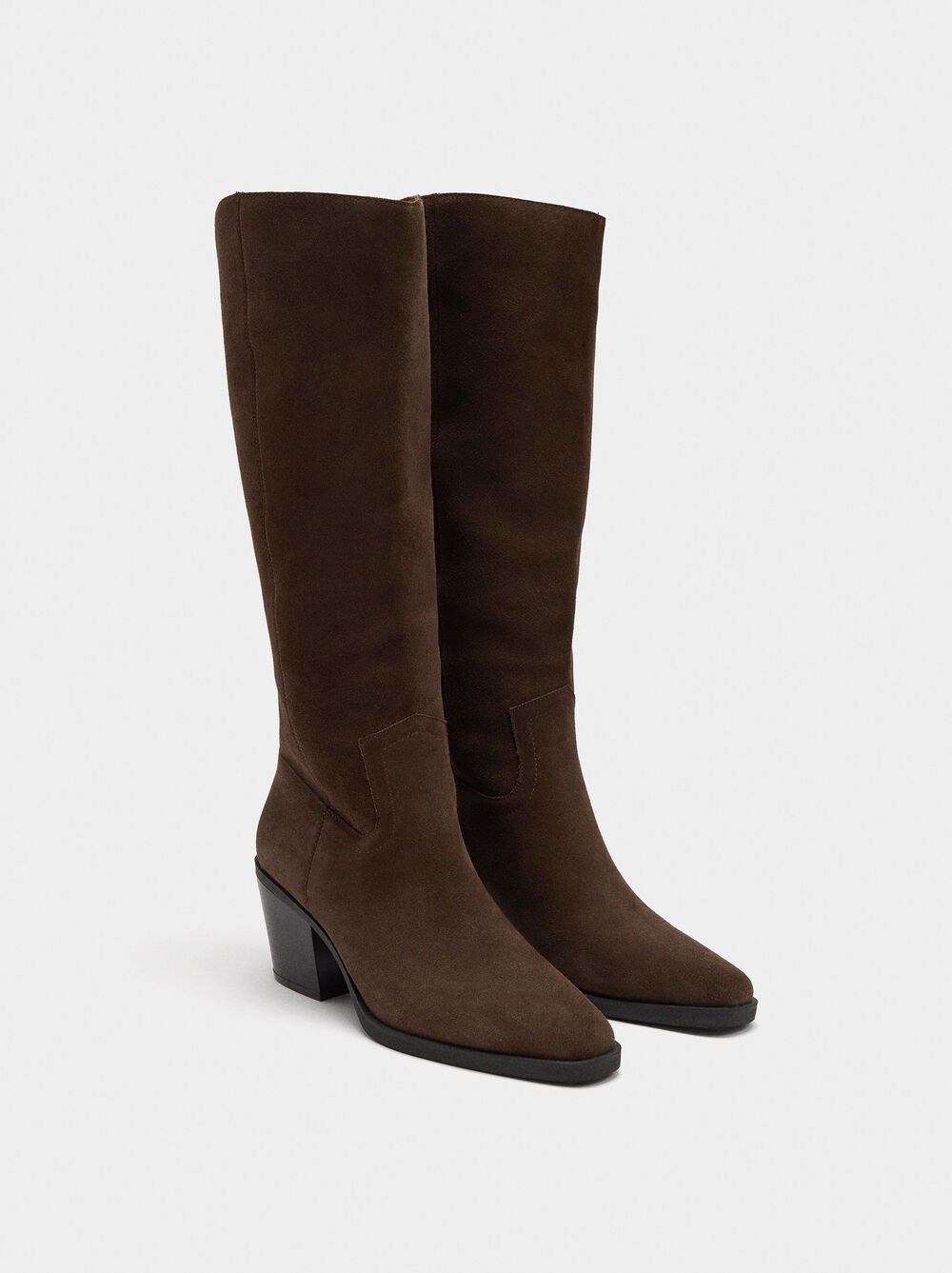 Botas de pele com cano alto