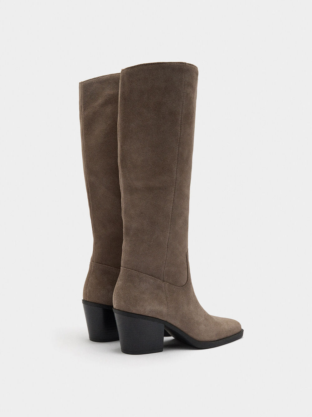 Botas de pele com cano alto