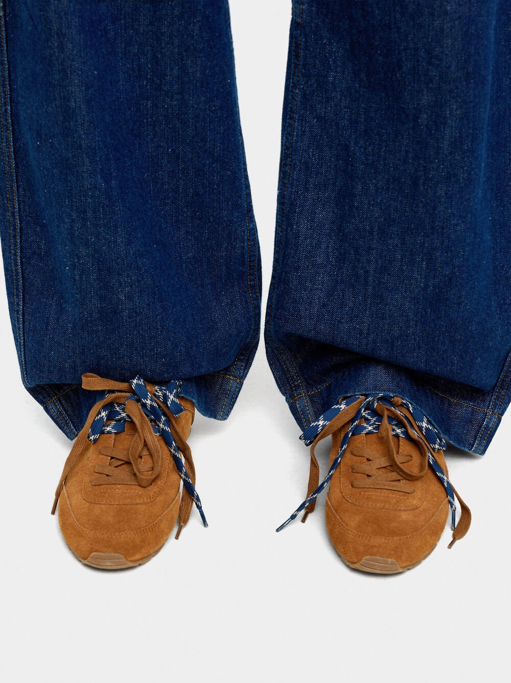 Sapatilhas de pele monocromática