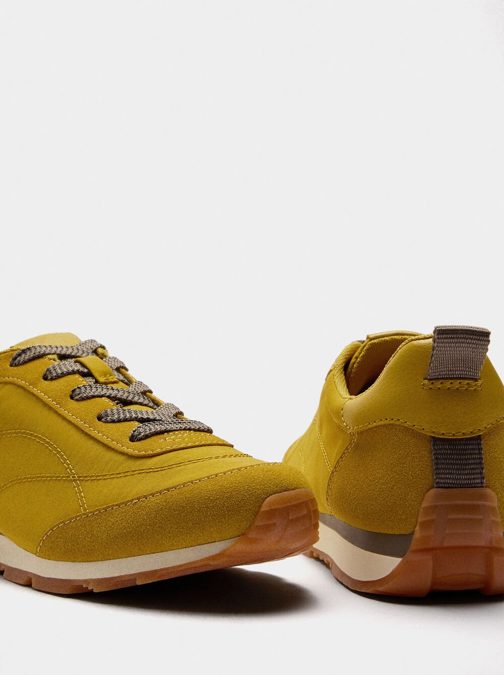 Sapatilhas contraste