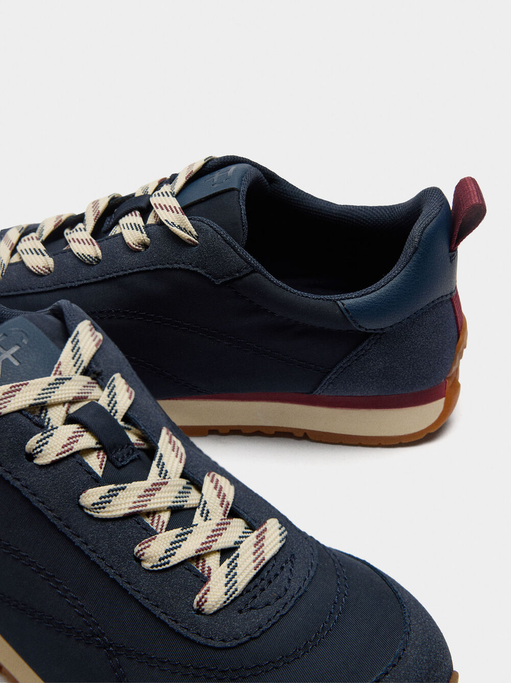 Sapatilhas contraste