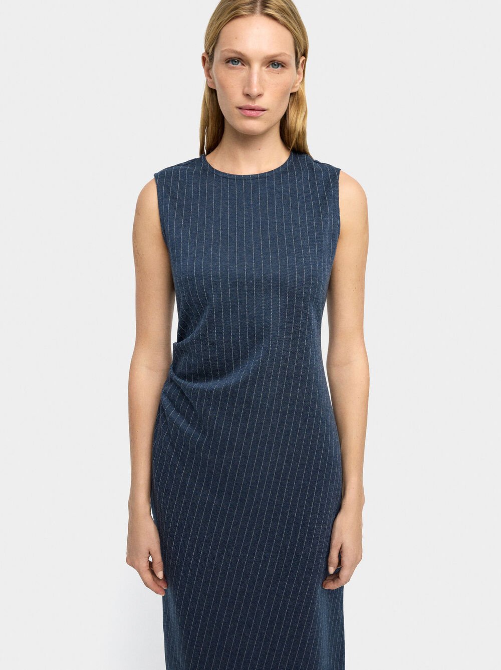 Vestido midi com risca diplomática