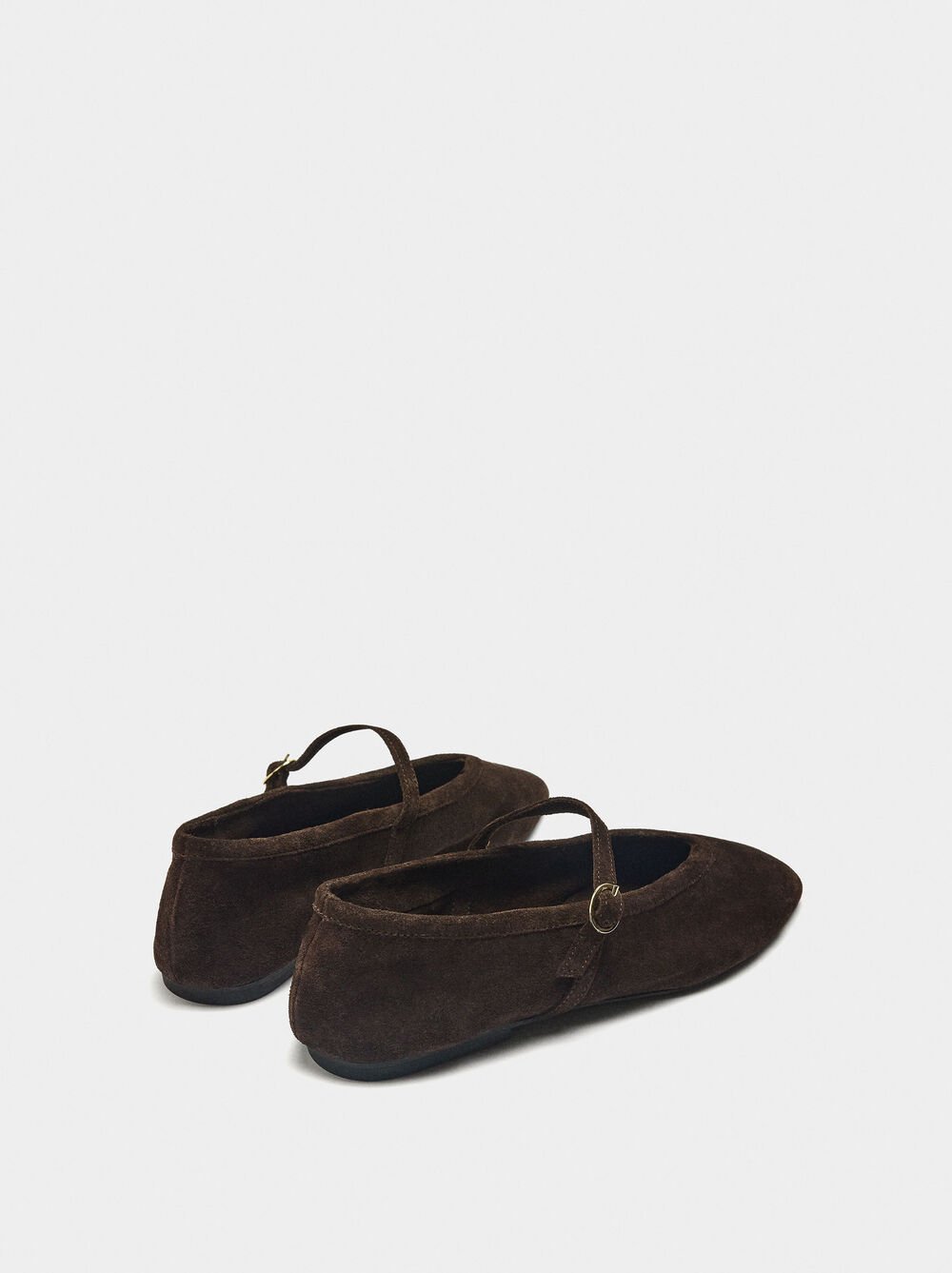 Sabrinas de pele com tira e fivela