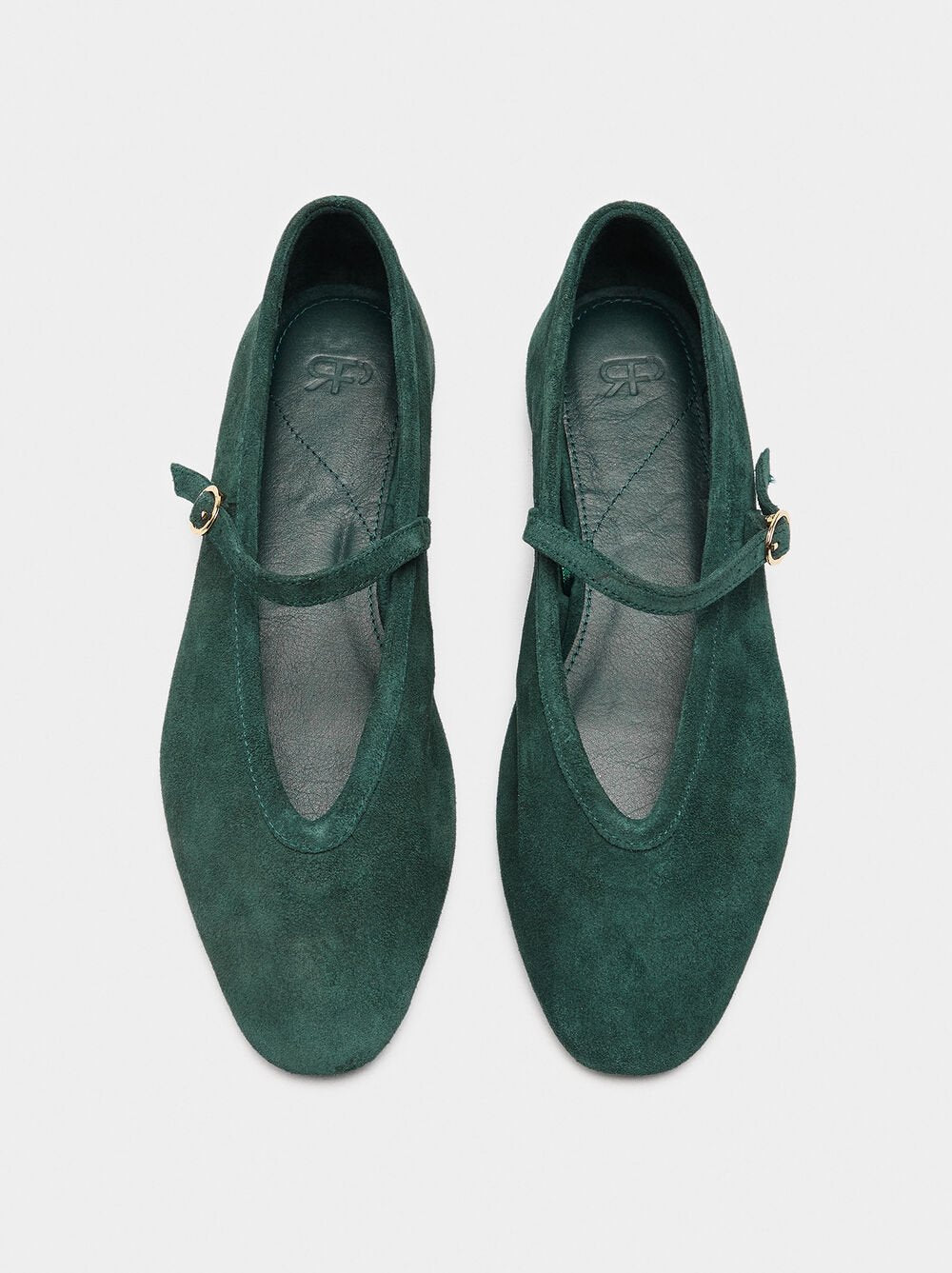 Sabrinas de pele com tira e fivela