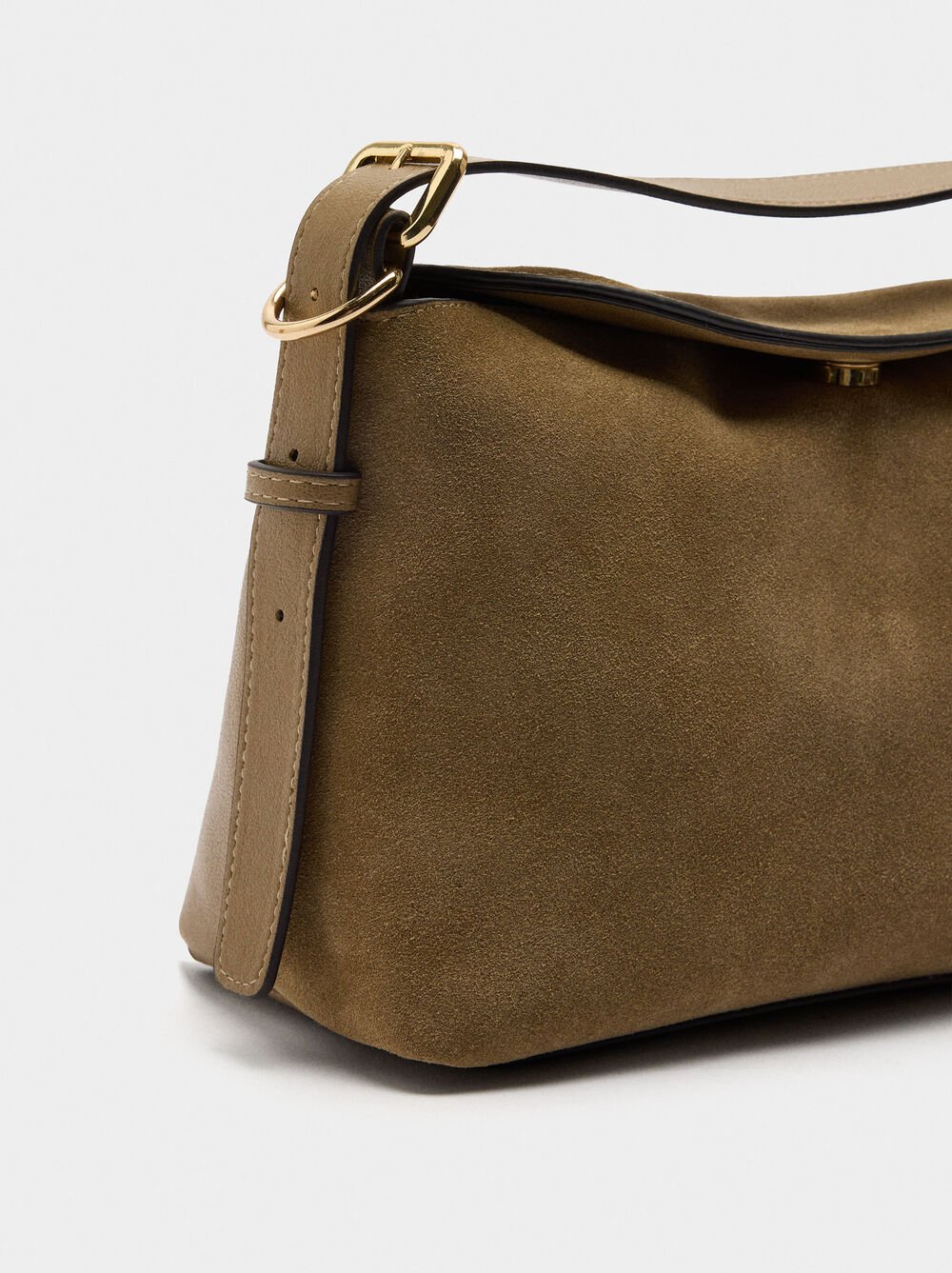 Mala tiracolo com pele