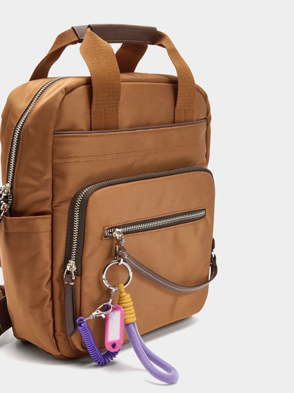 Mochila de nylon com penduro