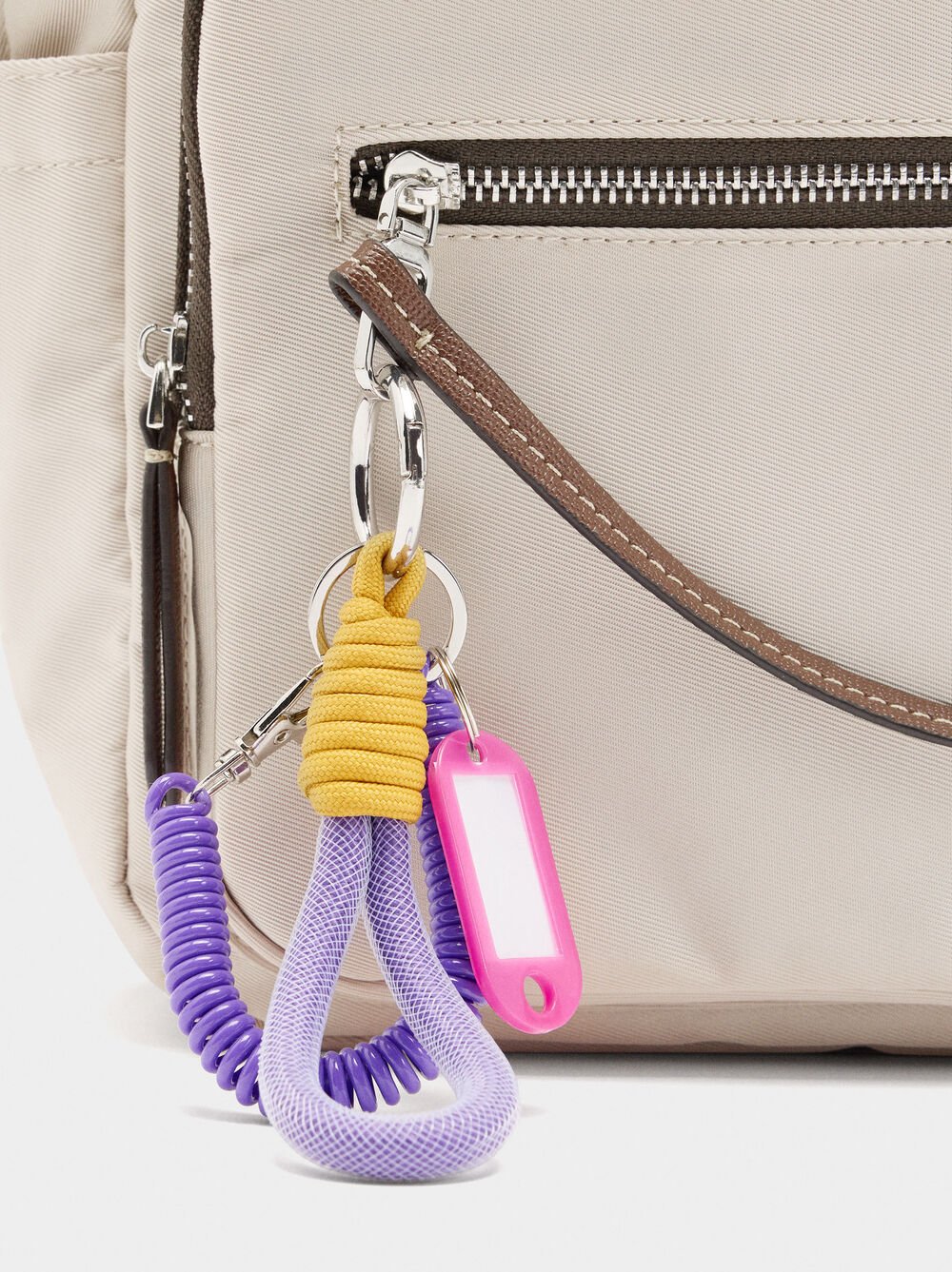 Mochila de nylon com penduro