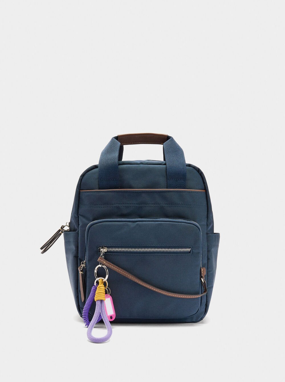 Mochila de nylon com penduro