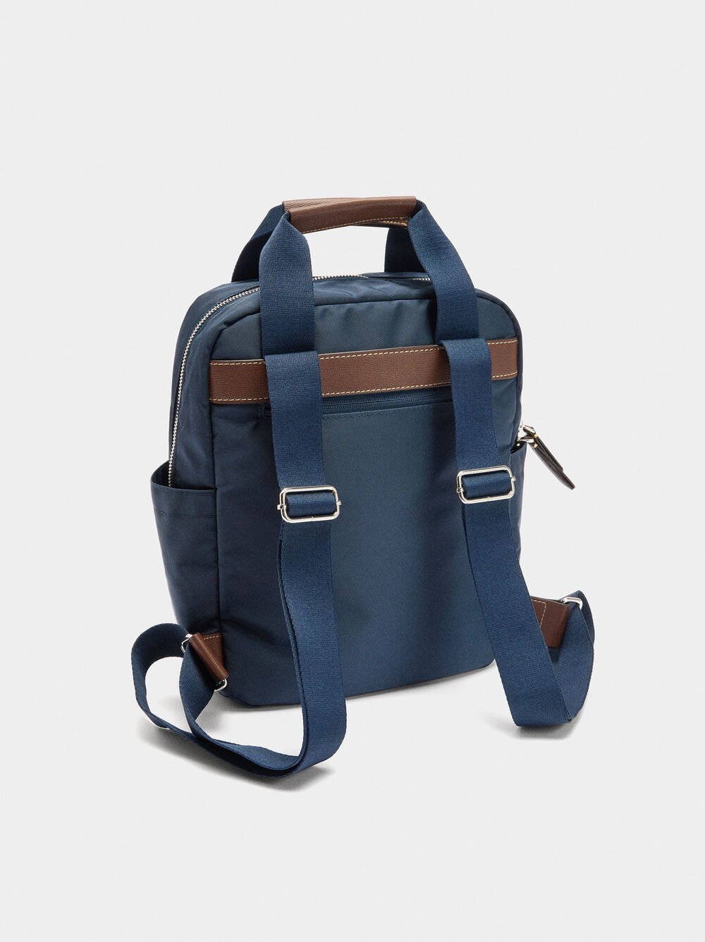 Mochila de nylon com penduro