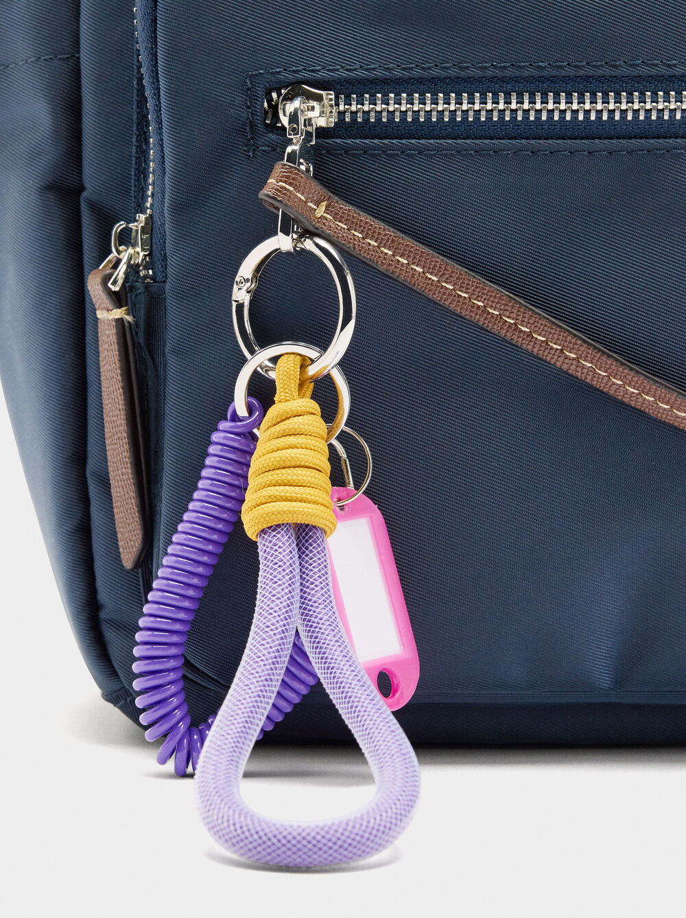 Mochila de nylon com penduro