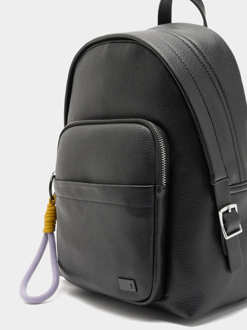 Mochila básica com penduro