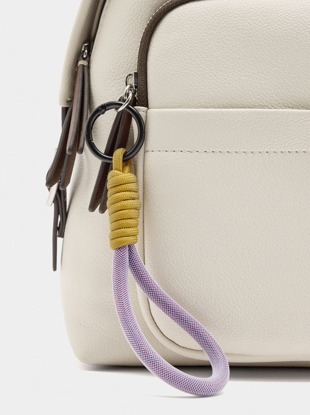 Mochila básica com penduro