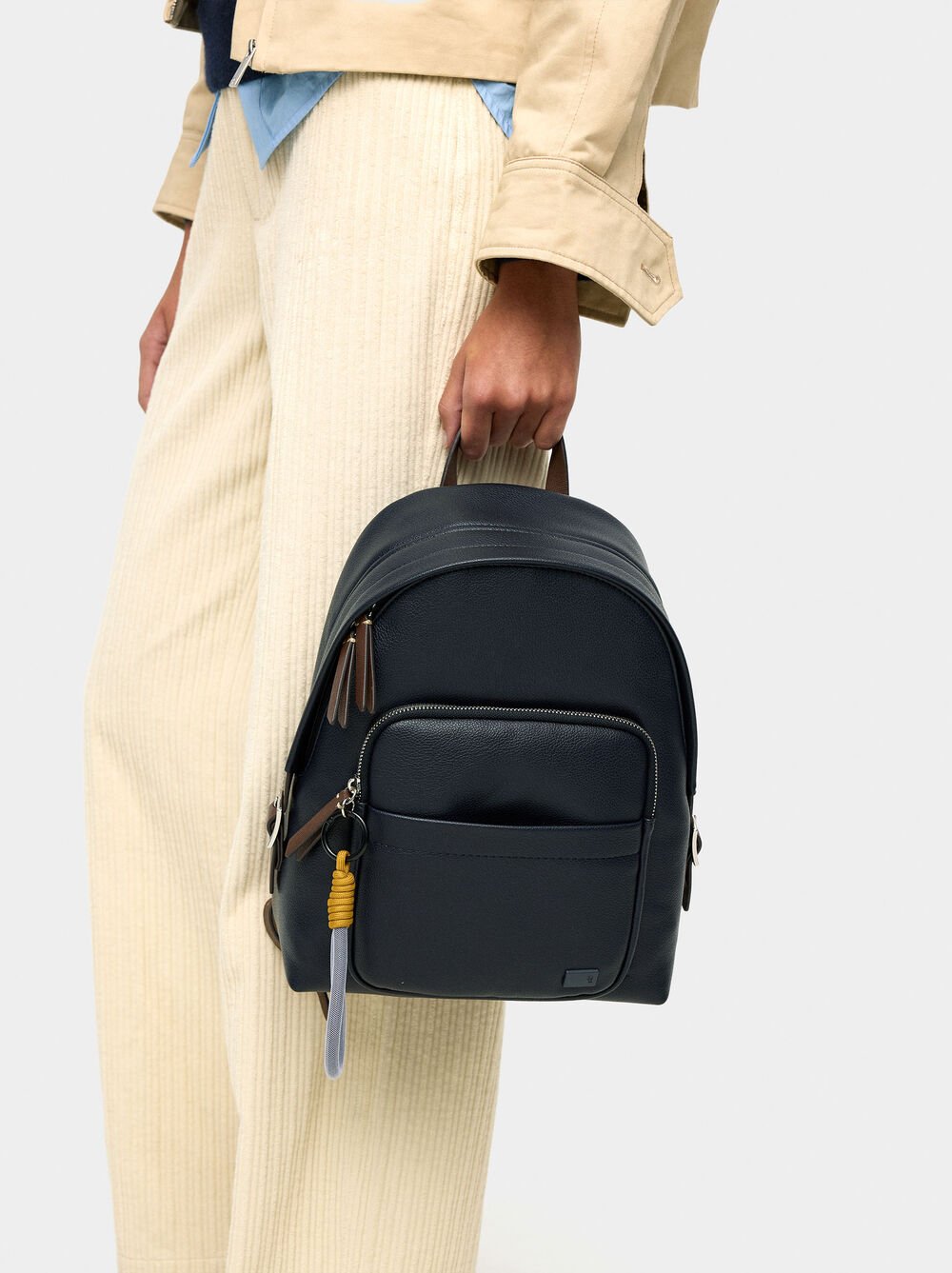 Mochila básica com penduro