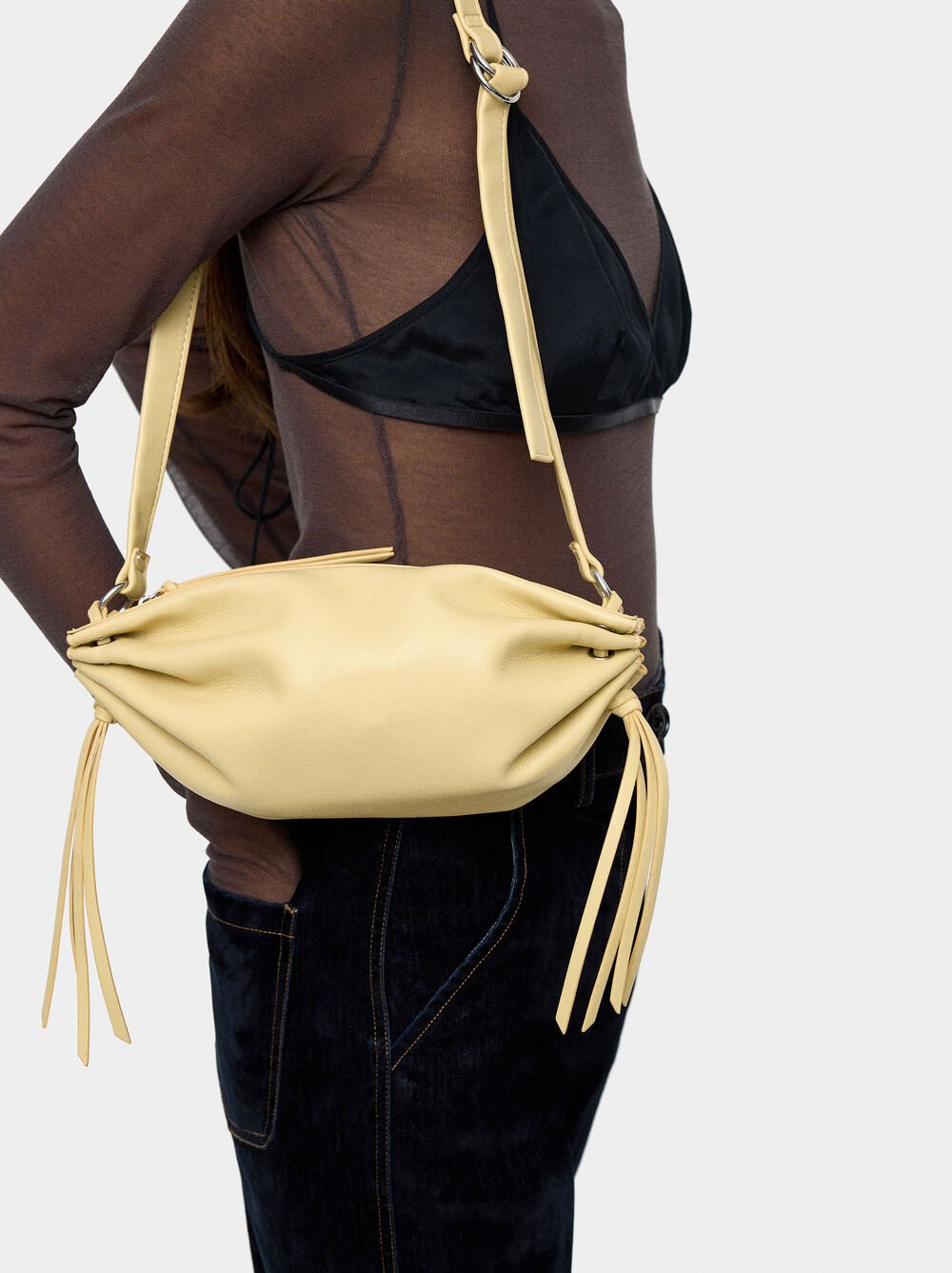 Mala tiracolo com franzidos