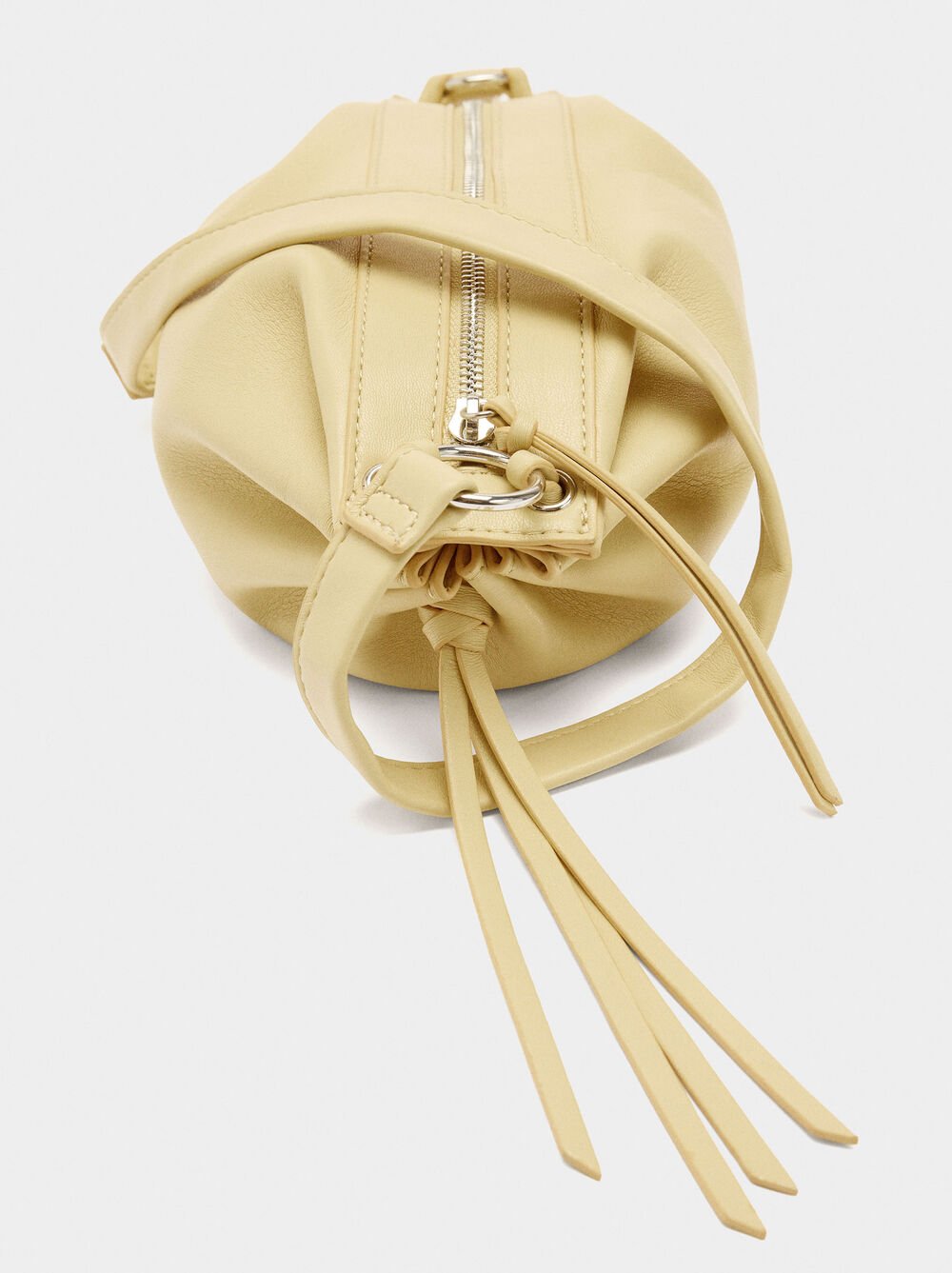 Mala tiracolo com franzidos