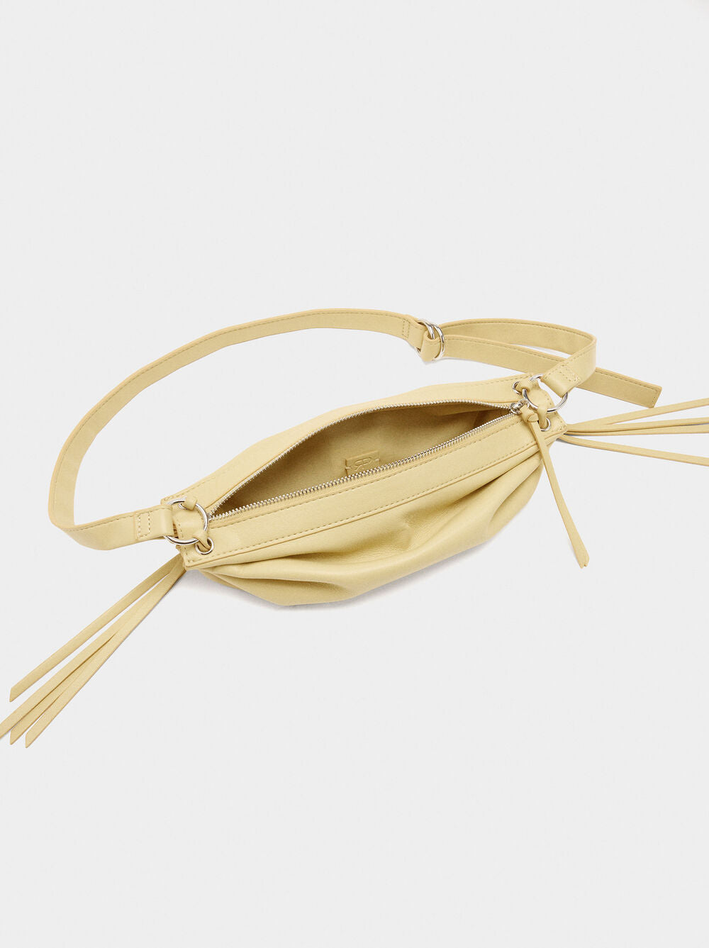 Mala tiracolo com franzidos