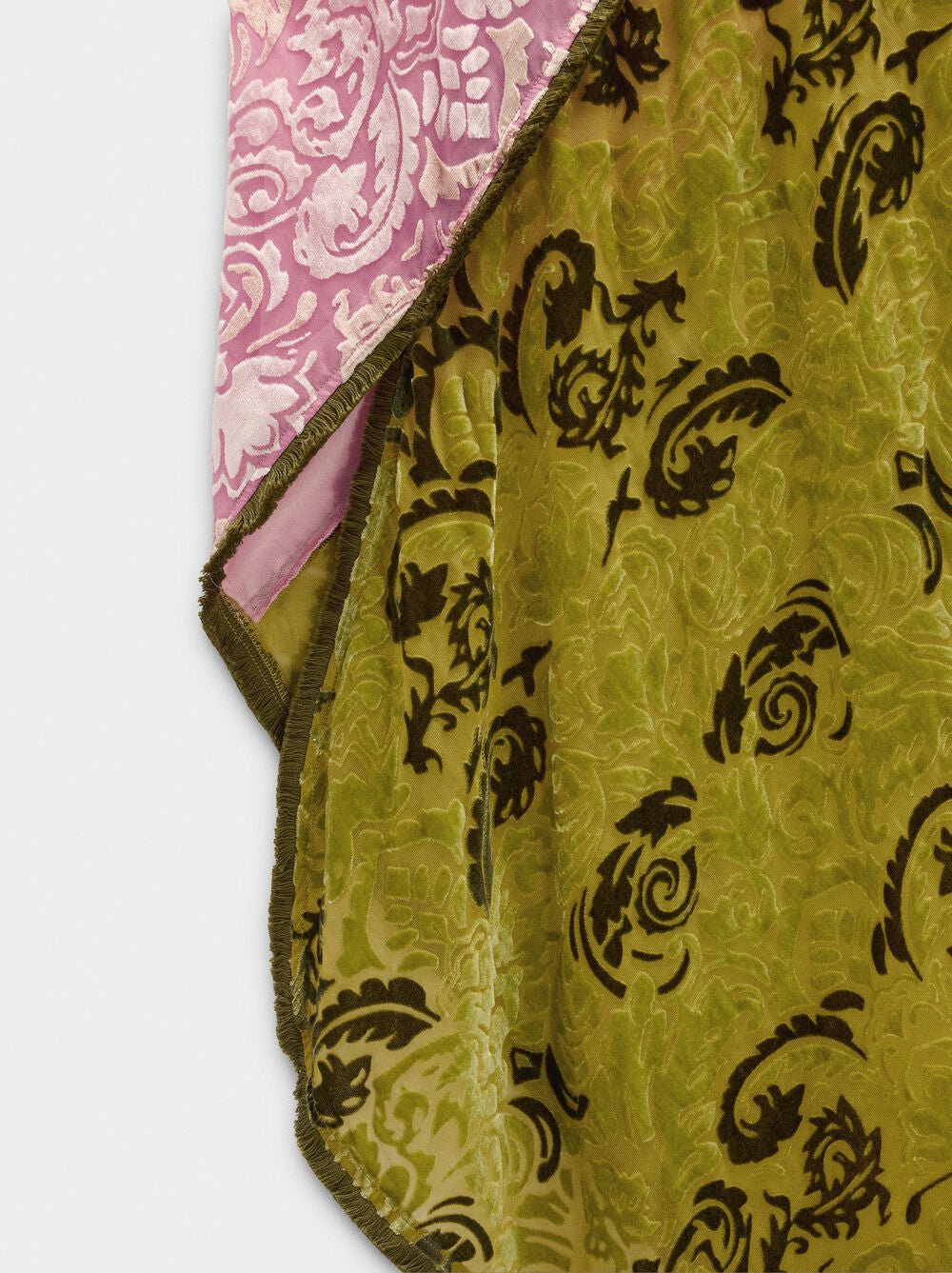 Vestido assimétrico contraste