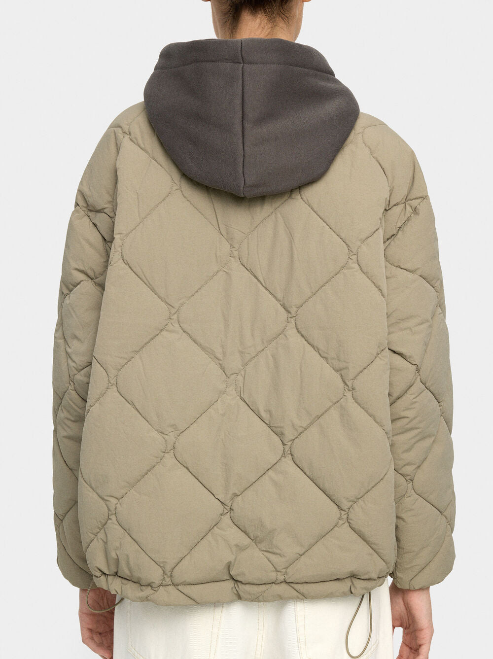 Casaco acolchoado com capuz removível