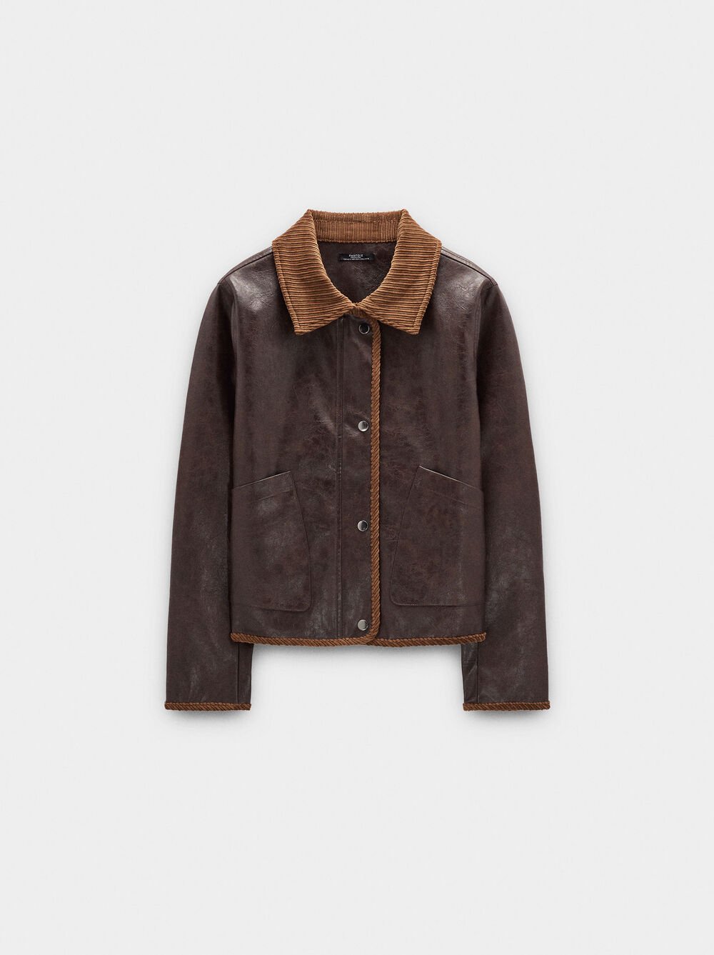 Casaco efeito pele gola em contraste